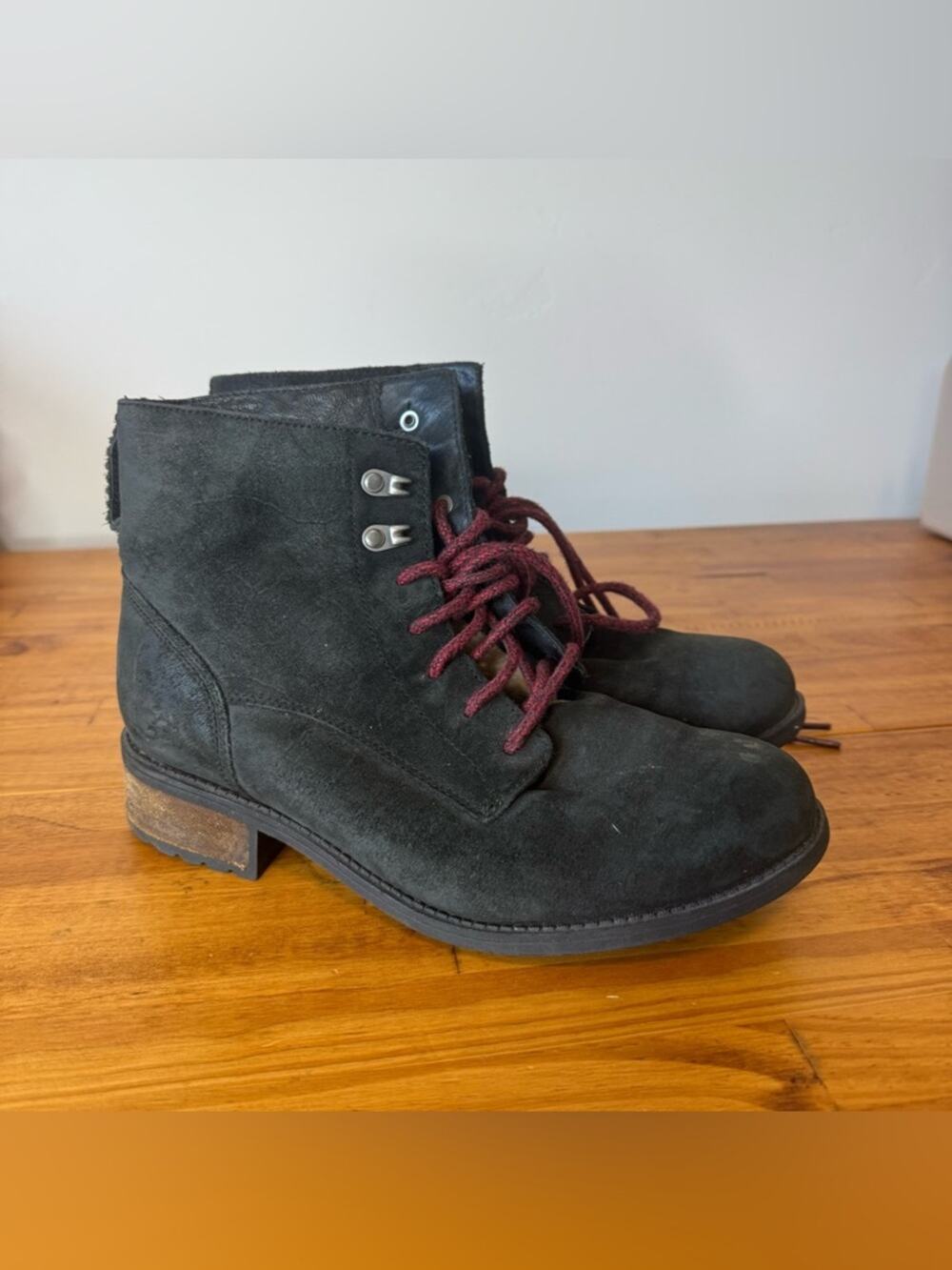 Ugg Denhali Black Leather Fuzzy Lined Hiker Boots Lace Up Size 9